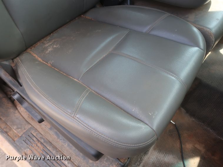 image for item HW9060 2010 Chevrolet Silverado 2500HD  pickup truck