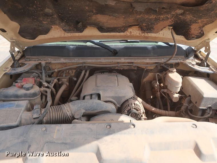 image for item HW9060 2010 Chevrolet Silverado 2500HD  pickup truck