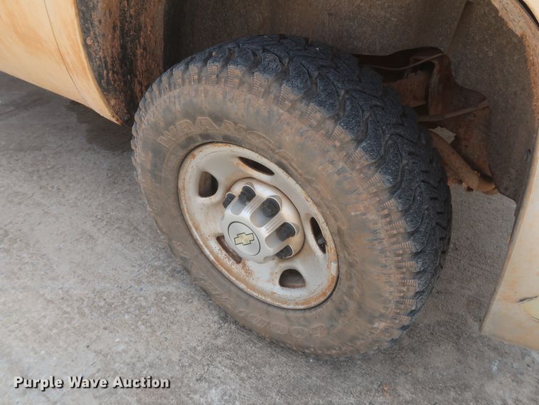 image for item HW9060 2010 Chevrolet Silverado 2500HD  pickup truck