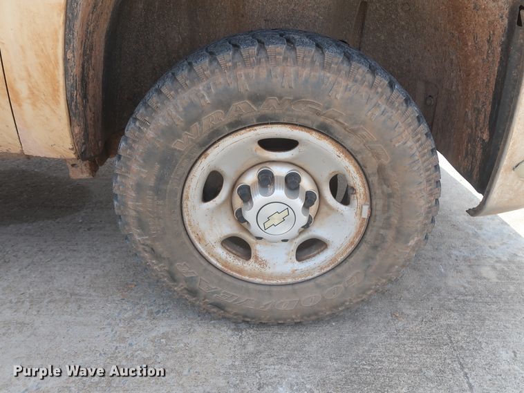 image for item HW9060 2010 Chevrolet Silverado 2500HD  pickup truck