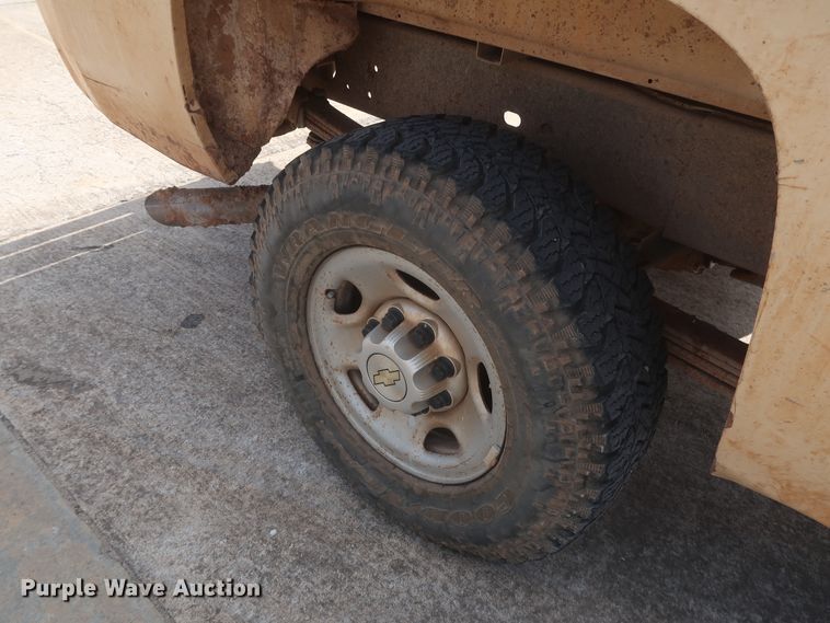 image for item HW9060 2010 Chevrolet Silverado 2500HD  pickup truck