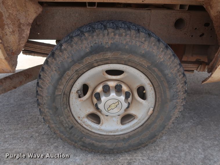 image for item HW9060 2010 Chevrolet Silverado 2500HD  pickup truck