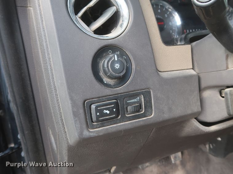 image for item HW9061 2009 Ford F150 XLT  SuperCrew pickup truck