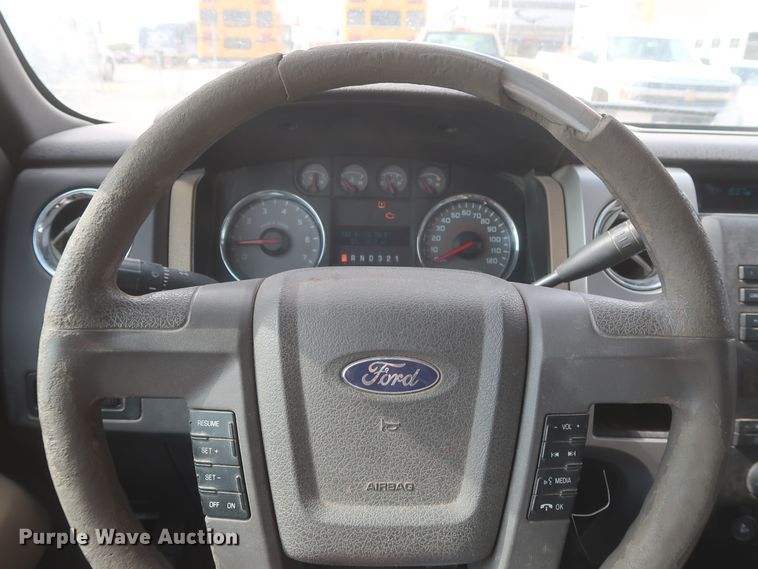 image for item HW9061 2009 Ford F150 XLT  SuperCrew pickup truck