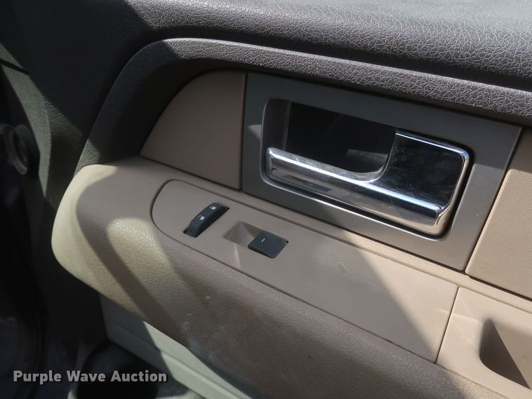 image for item HW9061 2009 Ford F150 XLT  SuperCrew pickup truck