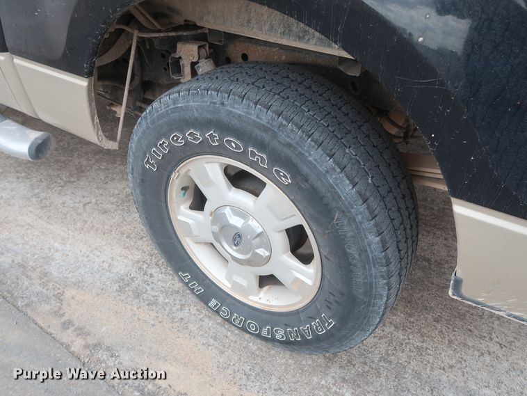 image for item HW9061 2009 Ford F150 XLT  SuperCrew pickup truck