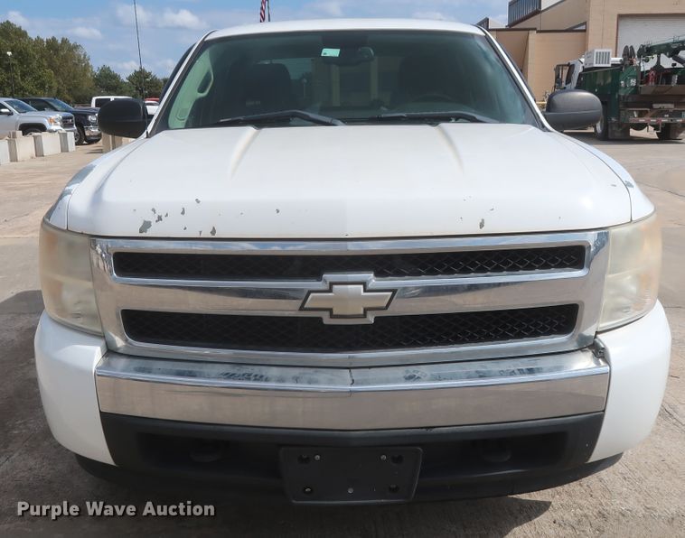 image for item HW9062 2007 Chevrolet Silverado 1500 LT  Crew Cab pickup truck