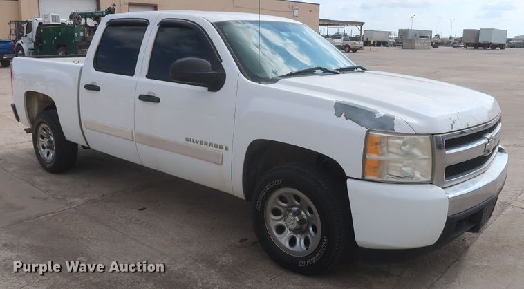 image for item HW9062 2007 Chevrolet Silverado 1500 LT  Crew Cab pickup truck