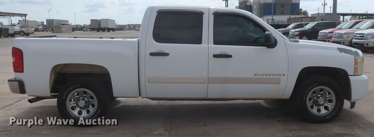 image for item HW9062 2007 Chevrolet Silverado 1500 LT  Crew Cab pickup truck