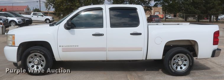 image for item HW9062 2007 Chevrolet Silverado 1500 LT  Crew Cab pickup truck