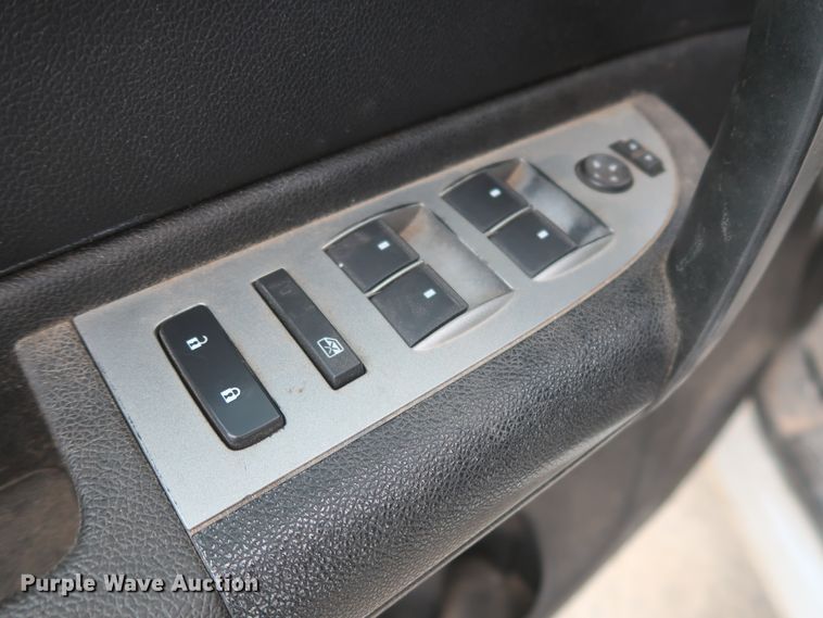 image for item HW9062 2007 Chevrolet Silverado 1500 LT  Crew Cab pickup truck