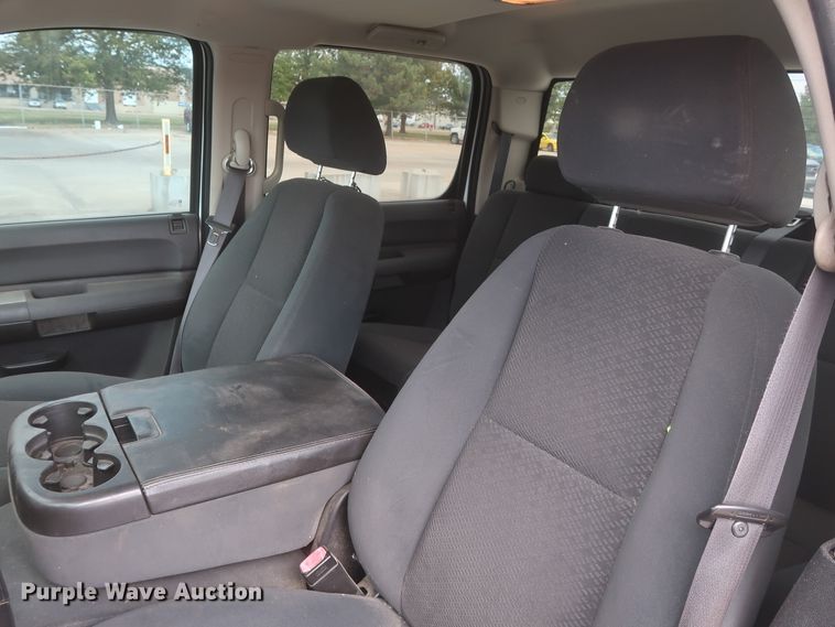 image for item HW9062 2007 Chevrolet Silverado 1500 LT  Crew Cab pickup truck