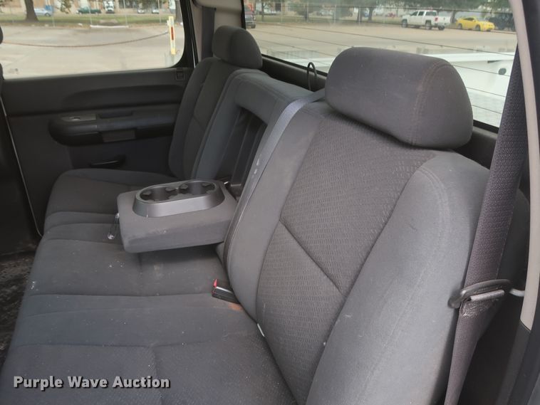 image for item HW9062 2007 Chevrolet Silverado 1500 LT  Crew Cab pickup truck