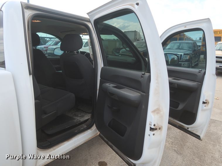 image for item HW9062 2007 Chevrolet Silverado 1500 LT  Crew Cab pickup truck