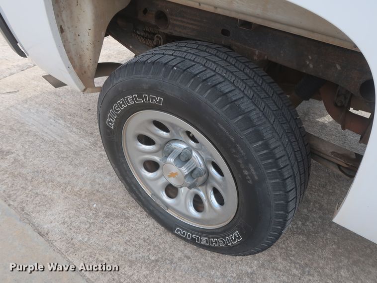 image for item HW9062 2007 Chevrolet Silverado 1500 LT  Crew Cab pickup truck