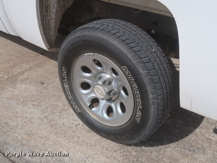 image for item HW9062 2007 Chevrolet Silverado 1500 LT  Crew Cab pickup truck