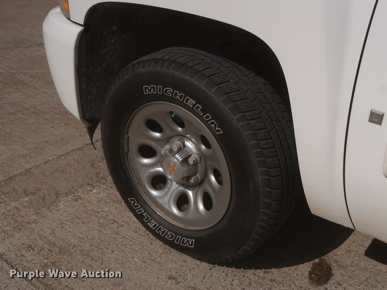 image for item HW9062 2007 Chevrolet Silverado 1500 LT  Crew Cab pickup truck