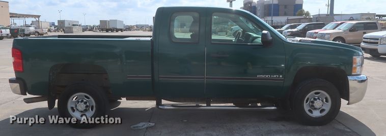 image for item HW9063 2009 Chevrolet Silverado 2500HD  Ext. Cab pickup truck