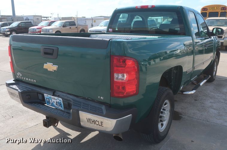 image for item HW9063 2009 Chevrolet Silverado 2500HD  Ext. Cab pickup truck