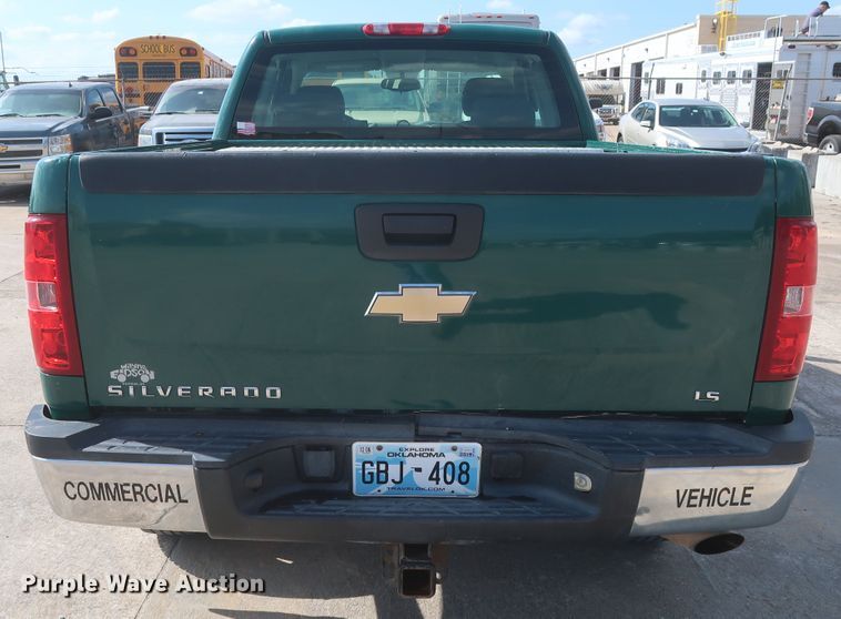 image for item HW9063 2009 Chevrolet Silverado 2500HD  Ext. Cab pickup truck