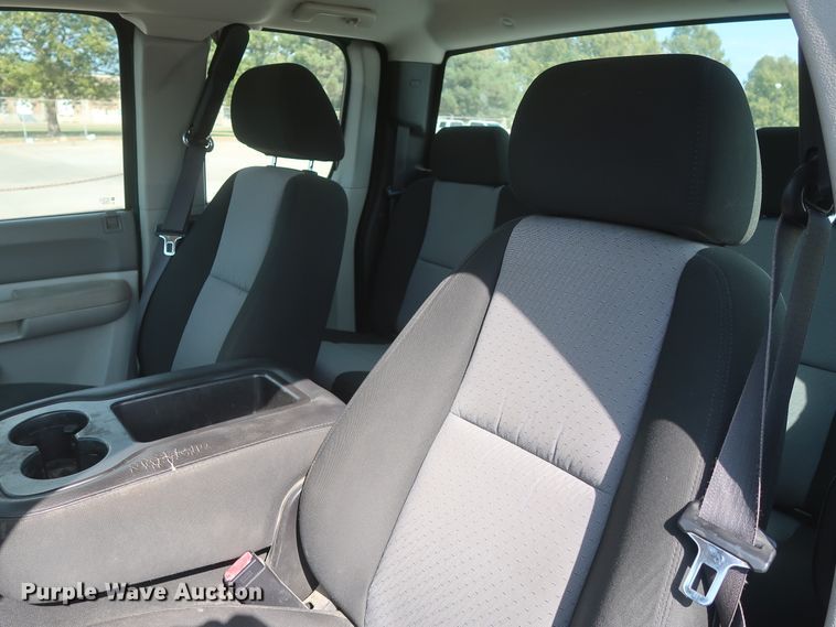 image for item HW9063 2009 Chevrolet Silverado 2500HD  Ext. Cab pickup truck