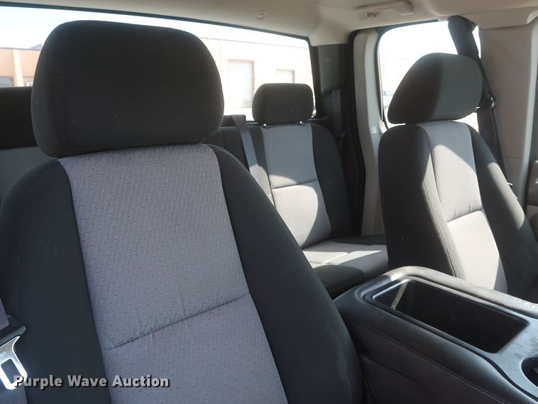 image for item HW9063 2009 Chevrolet Silverado 2500HD  Ext. Cab pickup truck