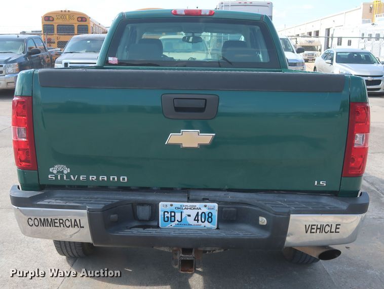 image for item HW9063 2009 Chevrolet Silverado 2500HD  Ext. Cab pickup truck