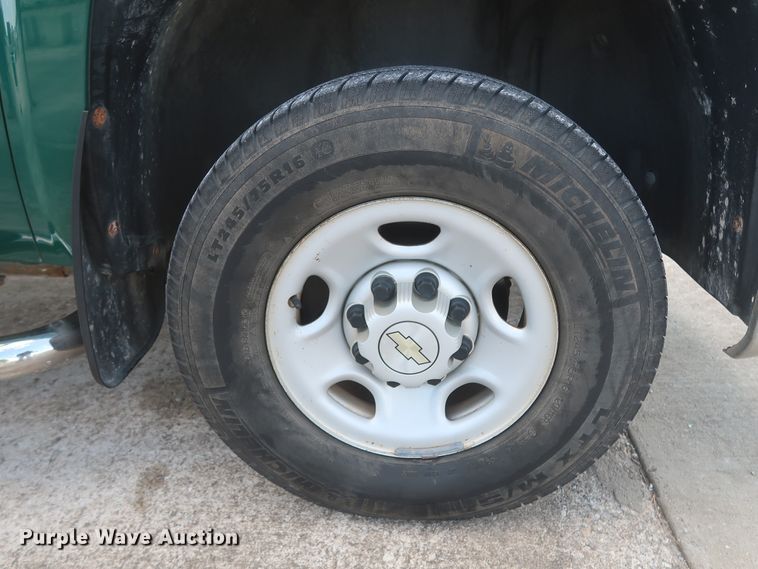 image for item HW9063 2009 Chevrolet Silverado 2500HD  Ext. Cab pickup truck