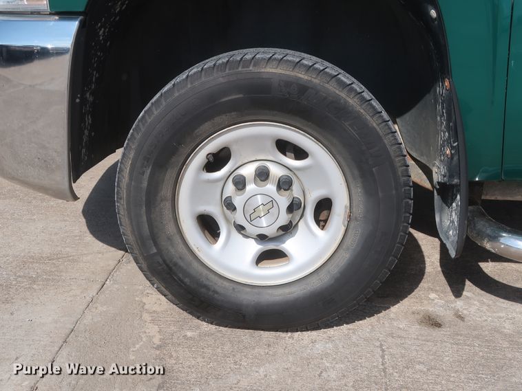 image for item HW9063 2009 Chevrolet Silverado 2500HD  Ext. Cab pickup truck