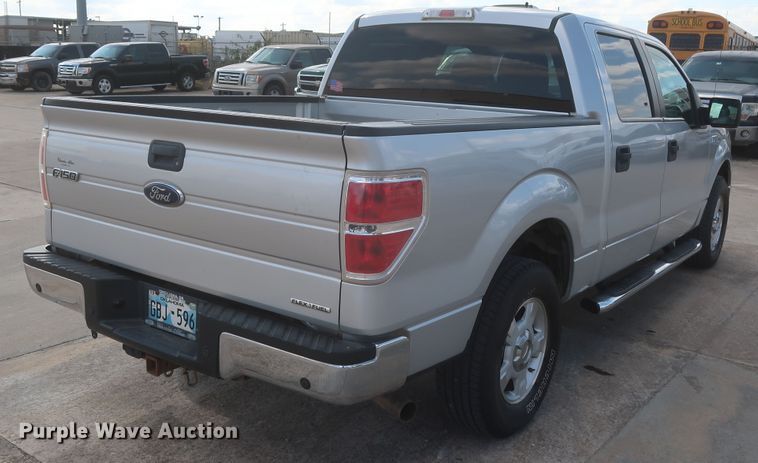 image for item HW9064 2013 Ford F150 XLT  SuperCrew pickup truck