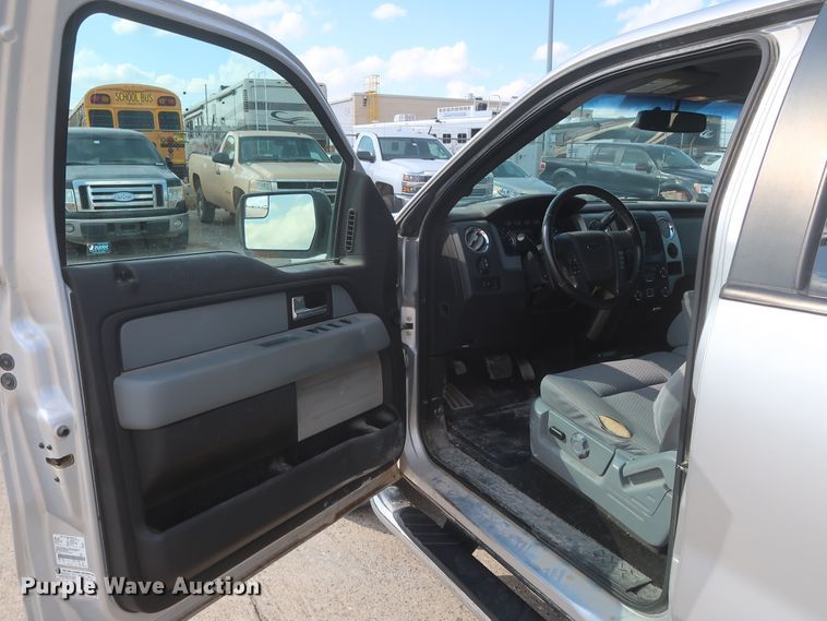 image for item HW9064 2013 Ford F150 XLT  SuperCrew pickup truck