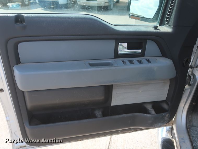 image for item HW9064 2013 Ford F150 XLT  SuperCrew pickup truck