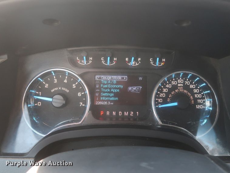 image for item HW9064 2013 Ford F150 XLT  SuperCrew pickup truck