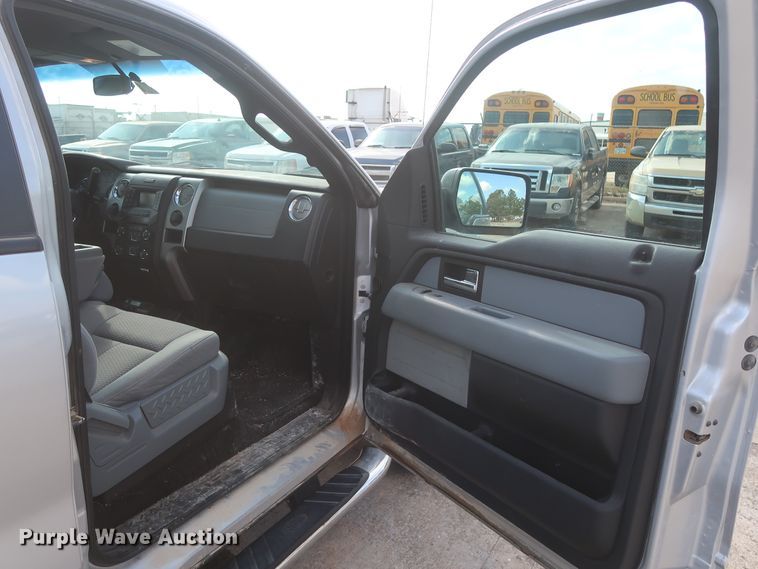 image for item HW9064 2013 Ford F150 XLT  SuperCrew pickup truck