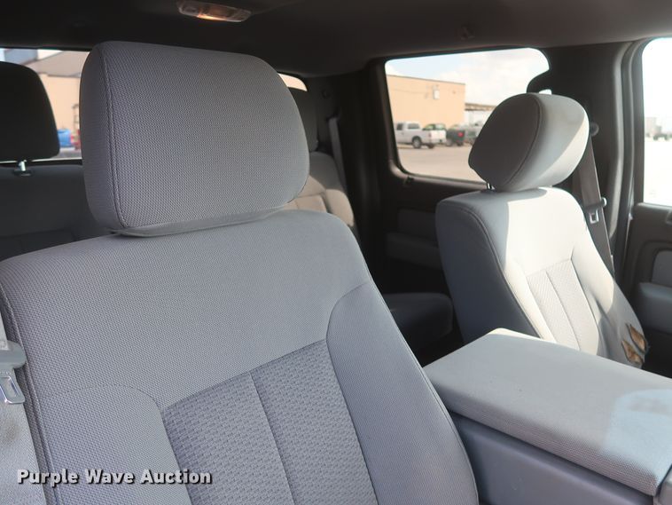 image for item HW9064 2013 Ford F150 XLT  SuperCrew pickup truck