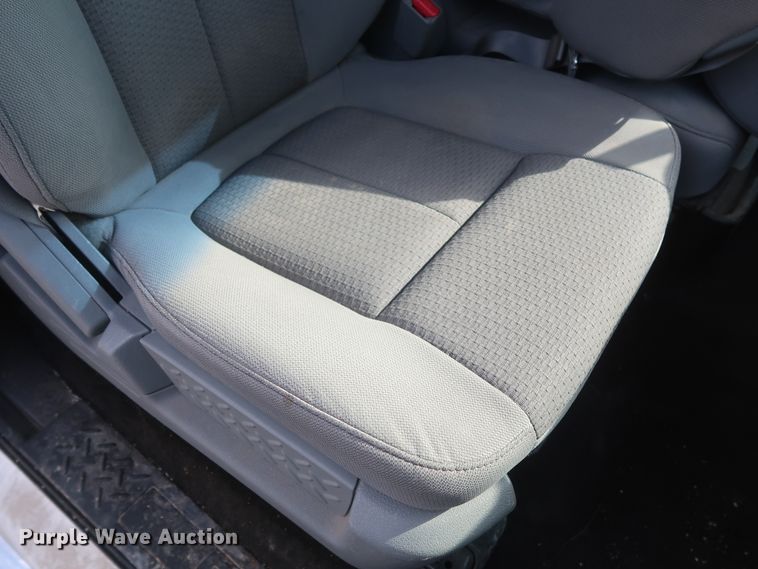 image for item HW9064 2013 Ford F150 XLT  SuperCrew pickup truck