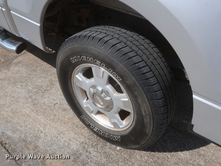 image for item HW9064 2013 Ford F150 XLT  SuperCrew pickup truck