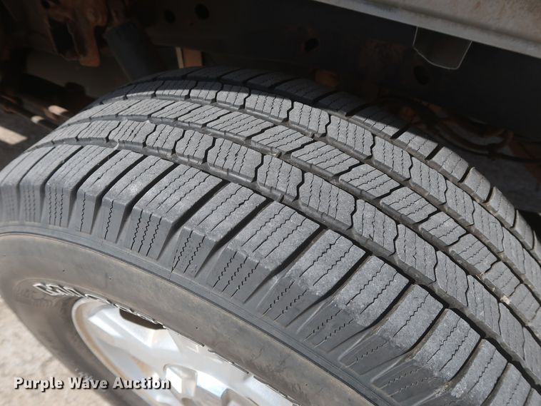 image for item HW9064 2013 Ford F150 XLT  SuperCrew pickup truck