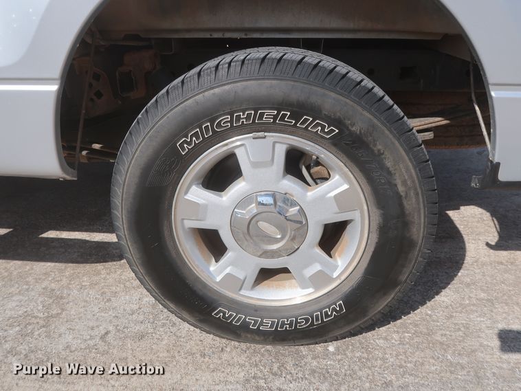 image for item HW9064 2013 Ford F150 XLT  SuperCrew pickup truck