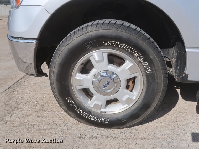 image for item HW9064 2013 Ford F150 XLT  SuperCrew pickup truck