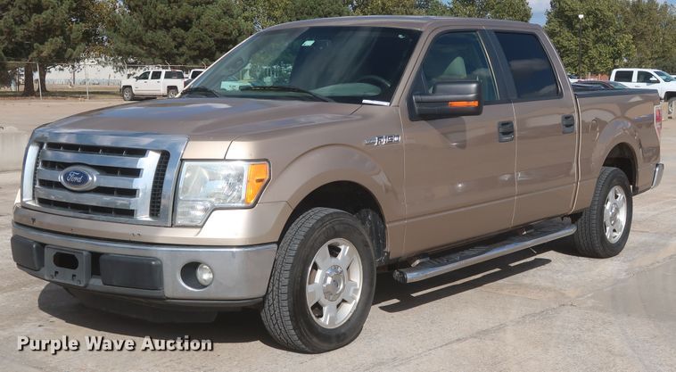 image for item HW9065 2011 Ford F150 XLT  SuperCrew pickup truck