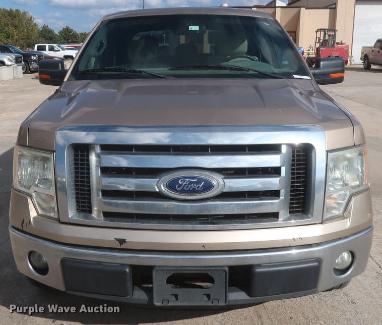 image for item HW9065 2011 Ford F150 XLT  SuperCrew pickup truck