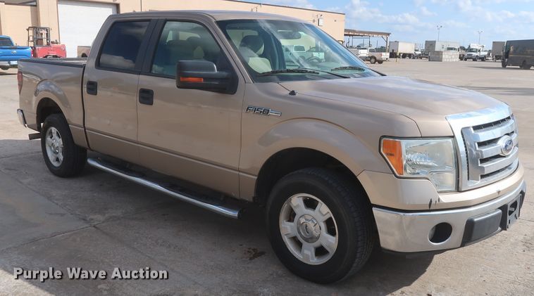 image for item HW9065 2011 Ford F150 XLT  SuperCrew pickup truck