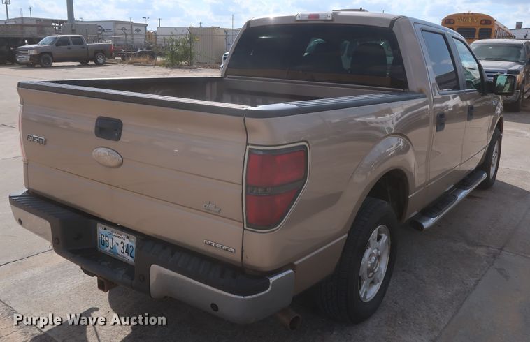 image for item HW9065 2011 Ford F150 XLT  SuperCrew pickup truck