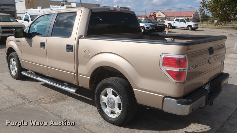 image for item HW9065 2011 Ford F150 XLT  SuperCrew pickup truck