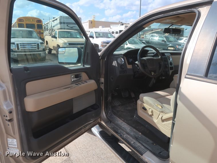 image for item HW9065 2011 Ford F150 XLT  SuperCrew pickup truck