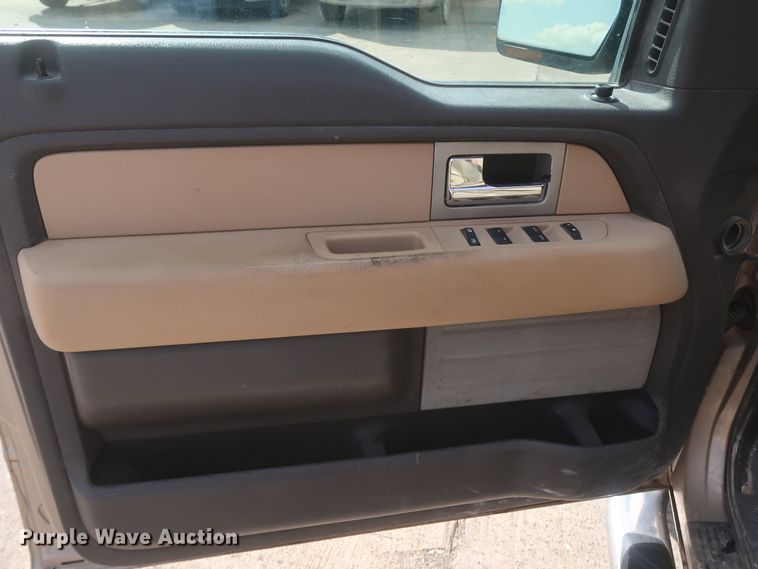 image for item HW9065 2011 Ford F150 XLT  SuperCrew pickup truck