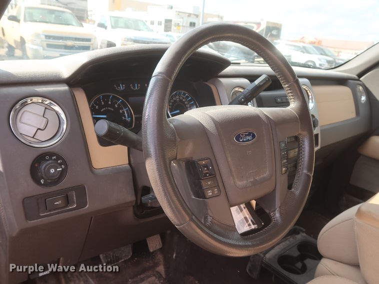 image for item HW9065 2011 Ford F150 XLT  SuperCrew pickup truck