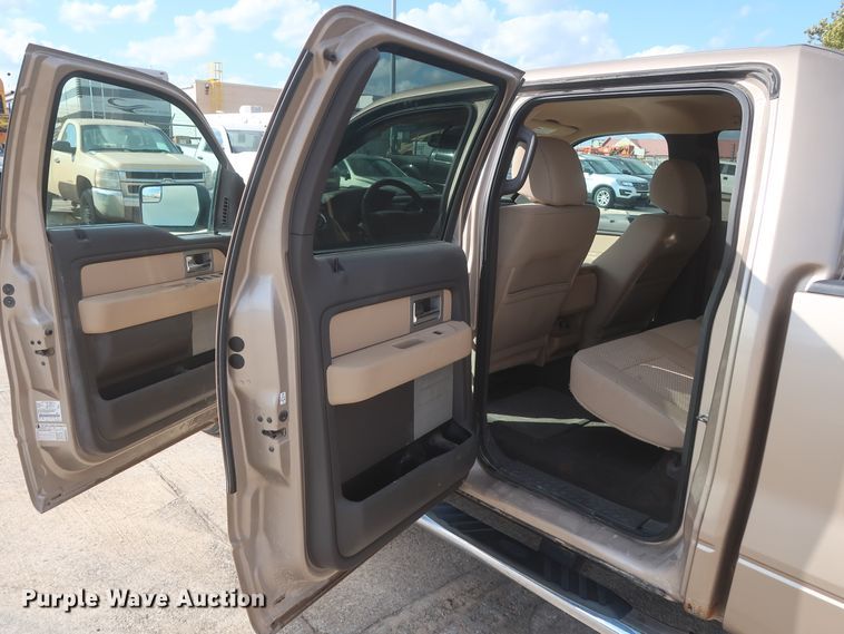 image for item HW9065 2011 Ford F150 XLT  SuperCrew pickup truck