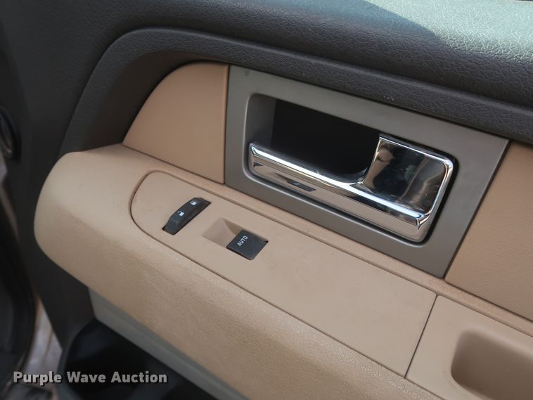 image for item HW9065 2011 Ford F150 XLT  SuperCrew pickup truck